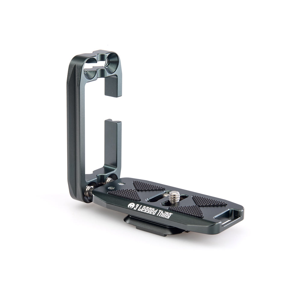 3 Legged Thing Ellie L Bracket